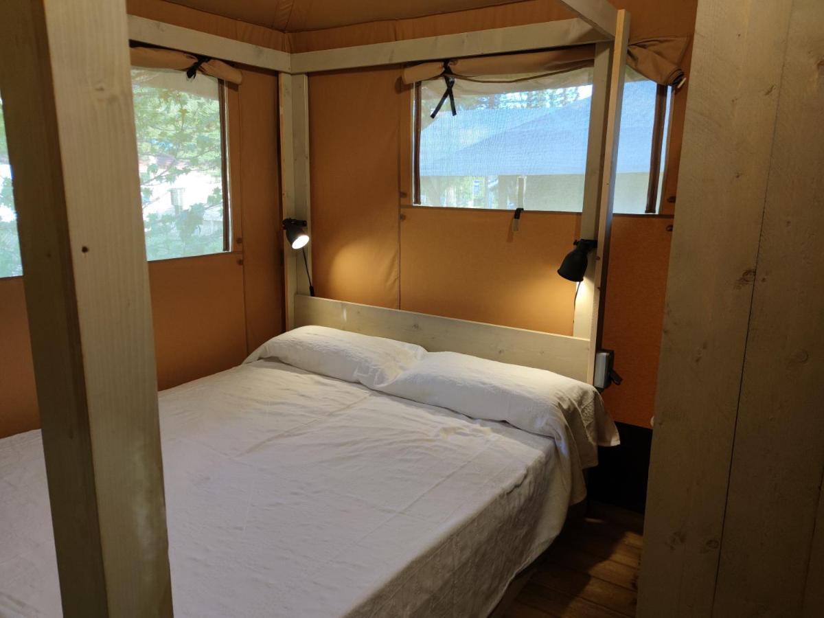 Arzúa Teiraboa Base Camp酒店 外观 照片