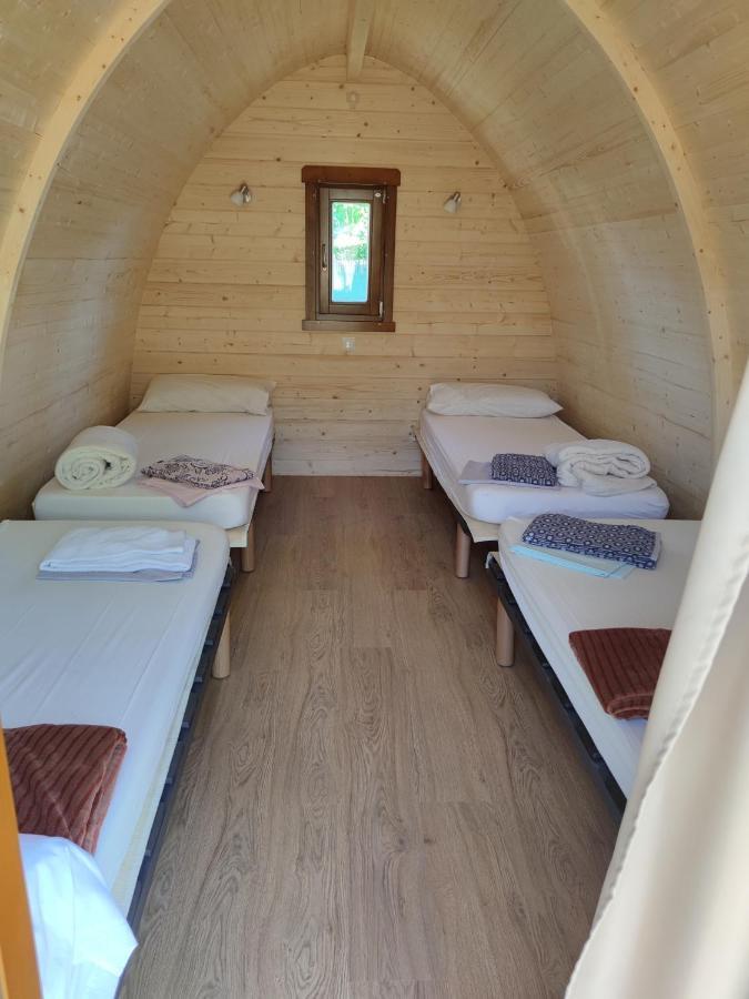 Arzúa Teiraboa Base Camp酒店 外观 照片