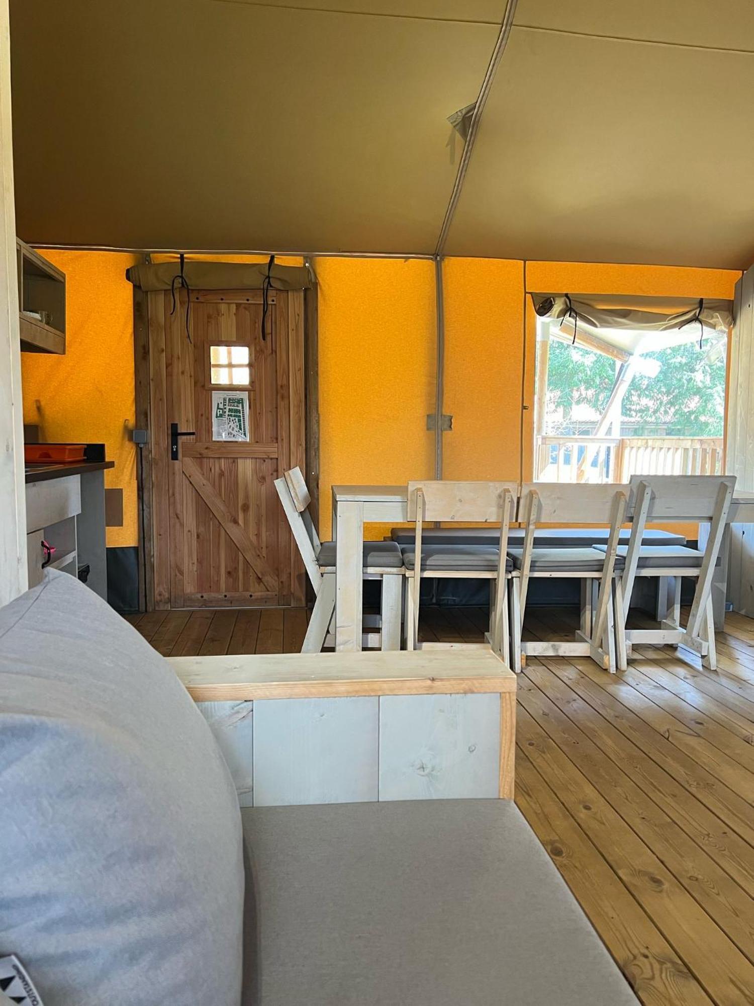 Arzúa Teiraboa Base Camp酒店 外观 照片
